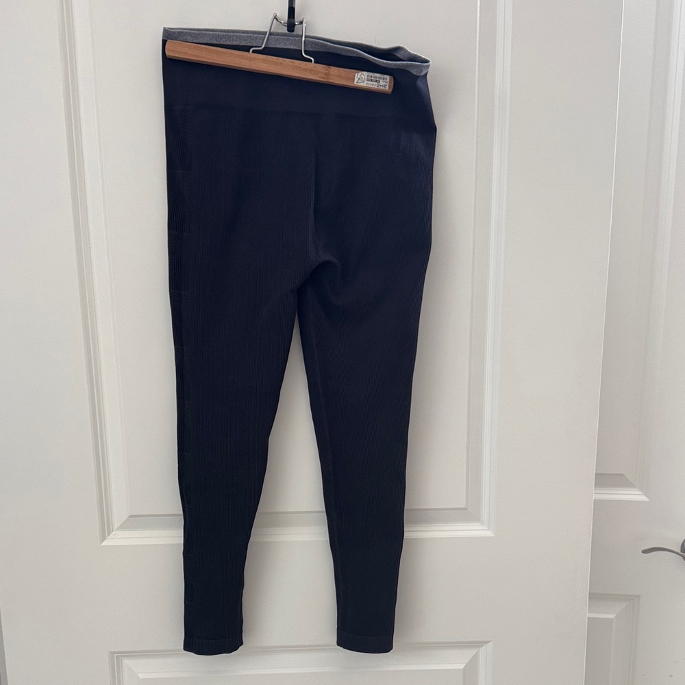 Vuori Charcoal Black Leggings